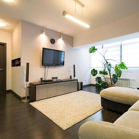 אלמטי Nadezhda Apartments On Nauryzbai Batyr 37 Near The Arbat מראה חיצוני תמונה