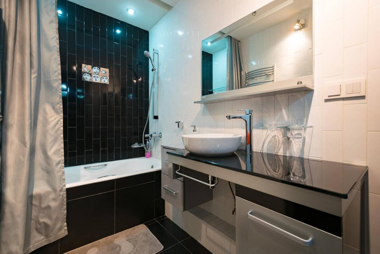 אלמטי Nadezhda Apartments On Nauryzbai Batyr 37 Near The Arbat מראה חיצוני תמונה